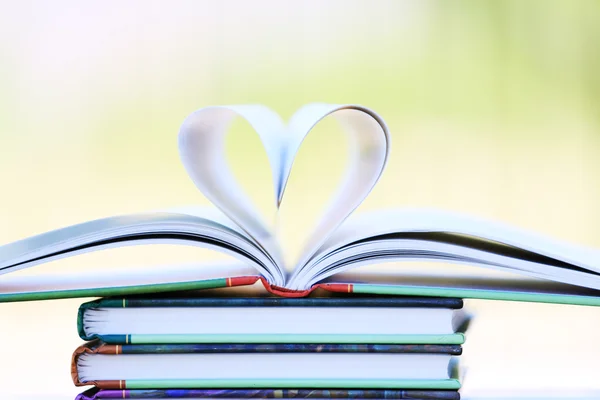 Mesenapok-Esti mesék